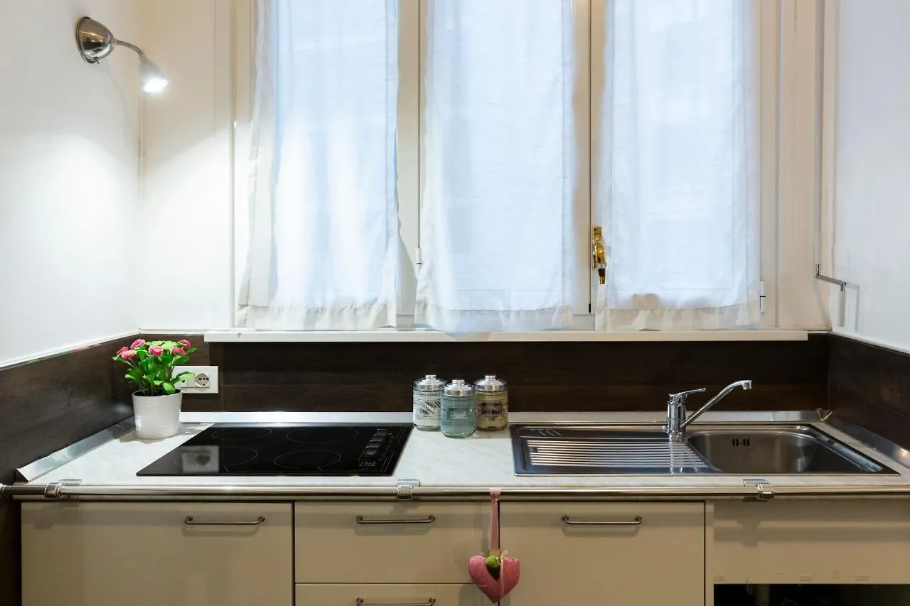 Living Isola Apartman Milánó