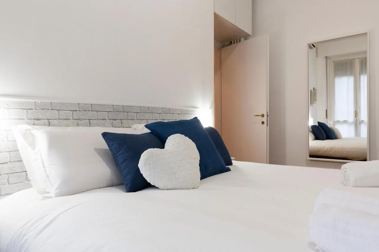 Living Isola Apartman Milánó